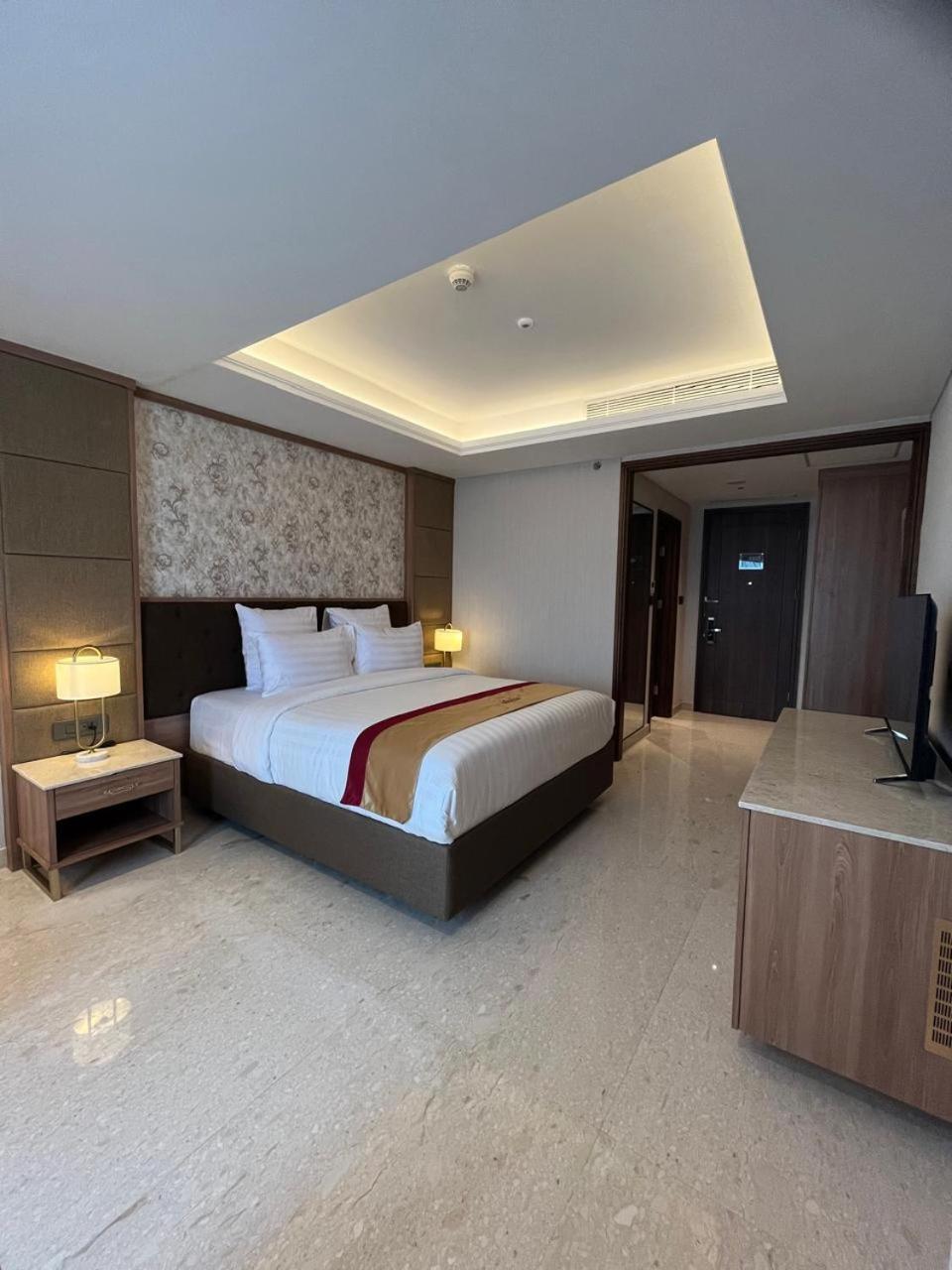 Grand Travello 5* Bekasi